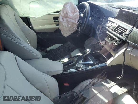 2019 BMW 4 Series 440i z VIN WBA4J5C56KBM66555, wystawiony jako Copart lot #52242495 z przebiegiem Nie podano mil oraz Szkoda całkowita • Salvage title. Historia ofert i sprzedaży dostępna na DreamBid. Obrazek 9.