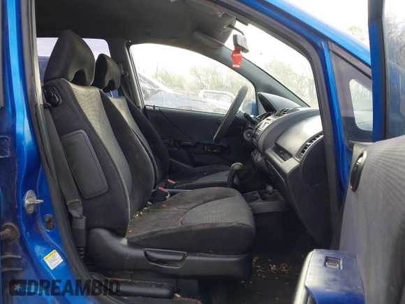 2008 Honda Fit z VIN JHMGD38498S043827, wystawiony jako IAAI lot #41990363 z przebiegiem 301 405 mil mil oraz . Historia ofert i sprzedaży dostępna na DreamBid. Obrazek 5.