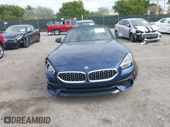 2021 BMW Z4 sDrive30i with VIN WBAHF3C05MWX11773, listed as a IAAI auction lot 41358869 with 16,373 mi miles. Bid and sale history available at carsss.com. Image 12.