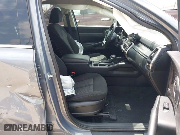 2022 Kia Sorento LX z VIN 5XYRG4LCXNG107106, wystawiony jako IAAI lot #42279041 z przebiegiem 83 189 mil mil oraz . Historia ofert i sprzedaży dostępna na DreamBid. Obrazek 5.