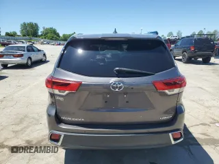 2017 Toyota Highlander Limited z VIN 5TDYZRFH7HS203499, wystawiony jako Copart lot #57998755 z przebiegiem 109 611 mil mil oraz Szkoda całkowita • Salvage title. Historia ofert i sprzedaży dostępna na DreamBid. Obrazek 6.