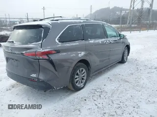 2022 Toyota Sienna XLE with VIN 5TDYRKEC4NS120170, listed as a IAAI auction lot 41630234 with 42,956 mi miles and . Bid and sale history available at DreamBid. Image 4.