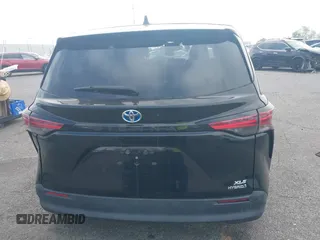 2022 Toyota Sienna XLE z VIN 5TDYRKEC8NS123217, wystawiony jako IAAI lot #42224483 z przebiegiem 73 802 mil mil oraz . Historia ofert i sprzedaży dostępna na DreamBid. Obrazek 16.