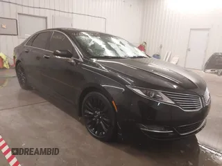 2015 Lincoln MKZ z VIN 3LN6L2J95FR620390, wystawiony jako IAAI lot #41586267 z przebiegiem 127 870 mil mil oraz . Historia ofert i sprzedaży dostępna na DreamBid. Obrazek 1.