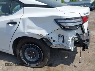 2024 Nissan Sentra S z VIN 3N1AB8BV2RY289474, wystawiony jako IAAI lot #42119543 z przebiegiem 17 576 mil mil oraz . Historia ofert i sprzedaży dostępna na DreamBid. Obrazek 6.
