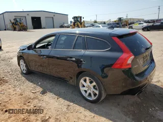 2015 Volvo V60 z VIN YV140MEA2F1209442, wystawiony jako Copart lot #54936914 z przebiegiem Nie podano mil oraz Szkoda całkowita • Salvage title. Historia ofert i sprzedaży dostępna na DreamBid. Obrazek 2.