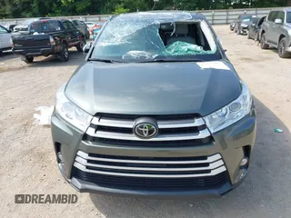 2017 Toyota Highlander LE with VIN 5TDBZRFH0HS442172, listed as a IAAI auction lot 42436089 with 95,437 mi miles and . Bid and sale history available at DreamBid. Image 12.