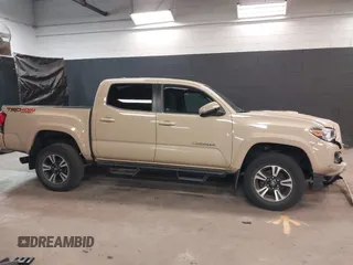 2016 Toyota Tacoma SR with VIN 5TFCZ5AN4GX033255, listed as a IAAI auction lot 41920633 with 71,681 mi miles and . Bid and sale history available at carsss.com. Image 13.