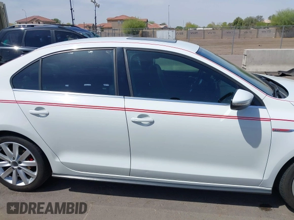 2017 Volkswagen Jetta GLI z VIN 3VW5T7AJ3HM257978, wystawiony jako IAAI lot #41855055 z przebiegiem 177 344 mil mil oraz . Historia ofert i sprzedaży dostępna na DreamBid. Obrazek 14.