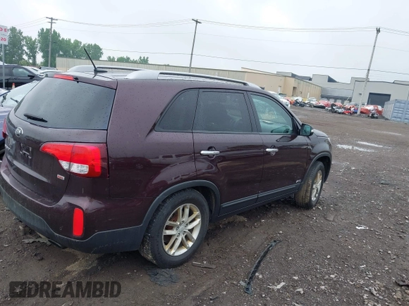 2015 Kia Sorento LX with VIN 5XYKTCA63FG585728, listed as a IAAI auction lot 42424806 with 191,894 mi miles and . Bid and sale history available at DreamBid. Image 4.