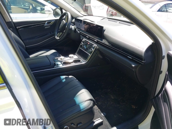 2025 Genesis GV80 Standard with VIN KMUHFESB4SU248645, listed as a IAAI auction lot 42201397 with 10,938 mi miles and . Bid and sale history available at DreamBid. Image 5.