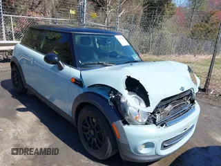 2011 MINI Hardtop with VIN WMWSU3C50BT098662, listed as a IAAI auction lot 41820600 with 109,061 mi miles and . Bid and sale history available at DreamBid. Image 1.