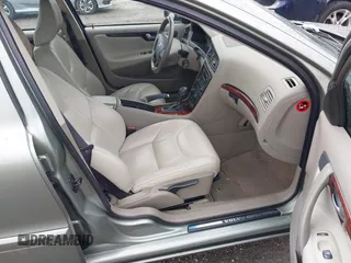 2006 Volvo V70 2.4L with VIN YV1SW612962574792, listed as a IAAI auction lot 42187150 with 124,636 mi miles and . Bid and sale history available at DreamBid. Image 5.