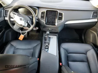 2021 Volvo XC90 Momentum with VIN YV4102PK1M1752472, listed as a Copart auction lot 83328974 with 0 mi miles and Salvage Title. Bid and sale history available at carsss.com. Image 8.