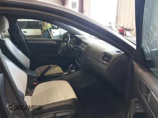 2016 Volkswagen Jetta Sport z VIN 3VWD17AJ8GM410208, wystawiony jako IAAI lot #42237019 z przebiegiem 67 137 mil mil oraz . Historia ofert i sprzedaży dostępna na DreamBid. Obrazek 5.