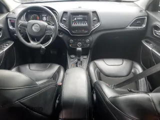 2021 Jeep Cherokee Latitude Plus z VIN 1C4PJMLB4MD233507, wystawiony jako Copart lot #55329365 z przebiegiem 68 690 mil mil oraz Szkoda całkowita • Salvage title. Historia ofert i sprzedaży dostępna na DreamBid. Obrazek 8.
