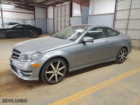 2015 Mercedes-Benz C-Class C 250 with VIN WDDGJ4HB4FG414882, listed as a Copart auction lot 49929055 with 83,921 mi miles and Clean Title. Bid and sale history available at carsss.com. Image 1.
