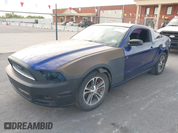 2014 Ford Mustang V6 z VIN 1ZVBP8AM7E5287817, wystawiony jako IAAI lot #42642851 z przebiegiem 203 384 mil mil oraz . Historia ofert i sprzedaży dostępna na DreamBid. Obrazek 17.