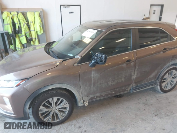 2020 Mitsubishi Eclipse Cross LE with VIN JA4AS4AA0LZ030395, listed as a IAAI auction lot 42582412 with 79,412 mi miles and . Bid and sale history available at DreamBid. Image 6.