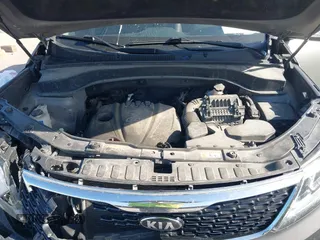 2014 Kia Sorento LX z VIN 5XYKT3A67EG467311, wystawiony jako IAAI lot #42226234 z przebiegiem 220 422 mil mil oraz . Historia ofert i sprzedaży dostępna na DreamBid. Obrazek 10.