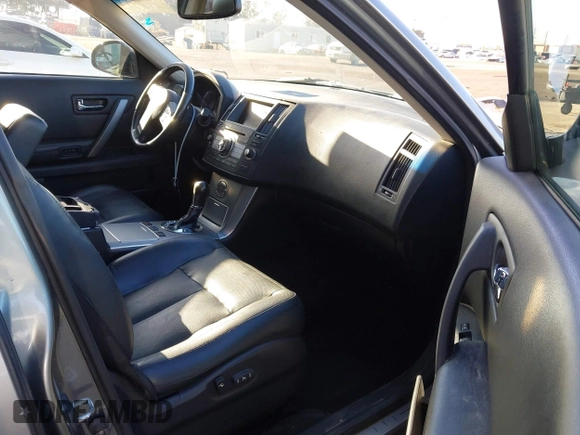 2008 Infiniti FX z VIN JNRAS08UX8X102771, wystawiony jako IAAI lot #42229134 z przebiegiem 168 397 mil mil oraz . Historia ofert i sprzedaży dostępna na DreamBid. Obrazek 5.