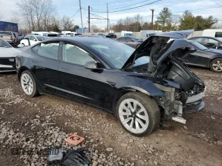 2022 Tesla Model 3 z VIN 5YJ3E1EA3NF288398, wystawiony jako Copart lot #46535375 z przebiegiem 89 968 mil mil oraz Szkoda całkowita • Salvage title. Historia ofert i sprzedaży dostępna na DreamBid. Obrazek 4.