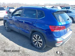 2022 Volkswagen Taos SE z VIN 3VVLX7B28NM099124, wystawiony jako IAAI lot #41615455 z przebiegiem 52 178 mil mil oraz . Historia ofert i sprzedaży dostępna na DreamBid. Obrazek 3.