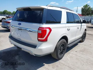 2019 Ford Expedition XLT with VIN 1FMJU1HT3KEA10827, listed as a IAAI auction lot 42016508 with 83,286 mi miles. Bid and sale history available at carsss.com. Image 4.