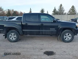 2013 Toyota Tacoma z VIN 3TMLU4EN7DM128414, wystawiony jako IAAI lot #41527647 z przebiegiem 112 097 mil mil oraz . Historia ofert i sprzedaży dostępna na DreamBid. Obrazek 13.