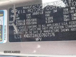 2013 Kia Soul + z VIN KNDJT2A63D7607176, wystawiony jako IAAI lot #42106454 z przebiegiem 130 814 mil mil oraz . Historia ofert i sprzedaży dostępna na DreamBid. Obrazek 9.