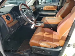 2016 Toyota Tundra Platinum z VIN 5TFGW5F17GX205276, wystawiony jako Copart lot #74146184 z przebiegiem Nie podano mil oraz Nie do naprawy • Non repairable. Historia ofert i sprzedaży dostępna na DreamBid. Obrazek 7.