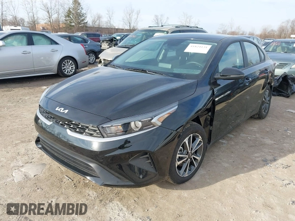 2024 Kia Forte LXS z VIN 3KPF24AD5RE840129, wystawiony jako IAAI lot #41824131 z przebiegiem 4 705 mil mil oraz . Historia ofert i sprzedaży dostępna na DreamBid. Obrazek 17.