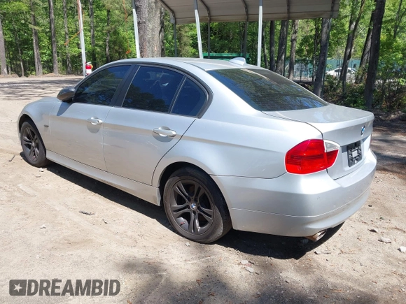 2008 BMW 3 Series 328xi с VIN WBAVC935X8K044268, выставлен на аукционе IAAI как лот 42116630 с пробегом 137 739 миль миль и . История ставок и продаж доступна на DreamBid. Изображение 3.