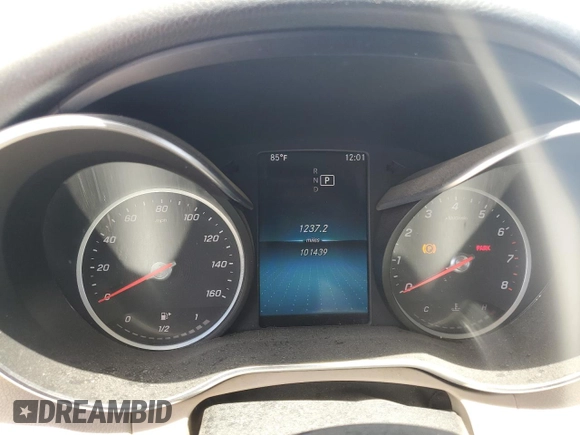 2019 Mercedes-Benz C 300 z VIN WDDWF8DB9KR515666, wystawiony jako Copart lot #57494005 z przebiegiem 101 439 mil mil oraz Tytuł czysty. Historia ofert i sprzedaży dostępna na DreamBid. Obrazek 9.