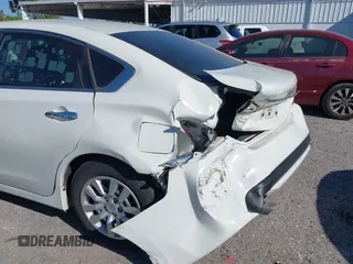 2016 Nissan Altima SR with VIN 1N4AL3AP0GC250104, listed as a IAAI auction lot 41856494 with 91,964 mi miles and . Bid and sale history available at carsss.com. Image 6.