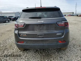 2017 Jeep Compass Latitude with VIN 3C4NJDBB8HT628069, listed as a Copart auction lot 48060445 with 85,991 mi miles and Salvage Title. Bid and sale history available at carsss.com. Image 6.