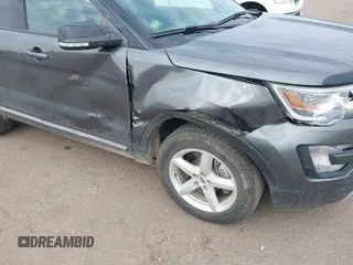 2017 Ford Explorer XLT z VIN 1FM5K8DH9HGC85018, wystawiony jako IAAI lot #42412250 z przebiegiem 65 919 mil mil oraz . Historia ofert i sprzedaży dostępna na DreamBid. Obrazek 6.