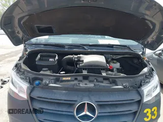 2019 Mercedes-Benz Sprinter Cargo z VIN WD4PF1CD9KP147130, wystawiony jako IAAI lot #41821221 z przebiegiem 70 915 mil mil oraz . Historia ofert i sprzedaży dostępna na DreamBid. Obrazek 10.