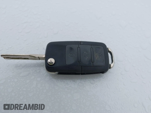 2006 Volkswagen Beetle with VIN 3VWRR31C66M423272, listed as a IAAI auction lot 41435736 with 133,042 mi miles and . Bid and sale history available at DreamBid. Image 11.