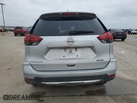 2020 Nissan Rogue S z VIN 5N1AT2MT6LC711311, wystawiony jako Copart lot #54567145 z przebiegiem 77 417 mil mil oraz Szkoda całkowita • Salvage title. Historia ofert i sprzedaży dostępna na DreamBid. Obrazek 6.