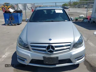 2012 Mercedes-Benz C 250 Sport z VIN WDDGF4HB0CA719814, wystawiony jako IAAI lot #42379504 z przebiegiem 88 921 mil mil oraz . Historia ofert i sprzedaży dostępna na DreamBid. Obrazek 13.