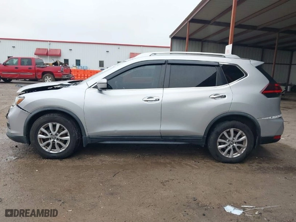 2018 Nissan Rogue S with VIN KNMAT2MTXJP553193, listed as a IAAI auction lot 41550021 with 136736 miles. Bid and sale history available at carsss.com. Image 14.