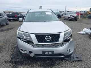 2014 Nissan Pathfinder SL z VIN 5N1AR2MMXEC630953, wystawiony jako IAAI lot #41733712 z przebiegiem 150 389 mil mil oraz . Historia ofert i sprzedaży dostępna na DreamBid. Obrazek 12.