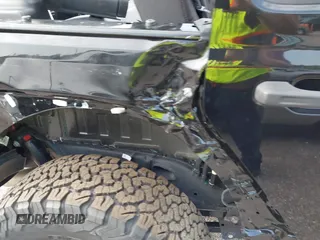 2024 Jeep Wrangler Rubicon X z VIN 1C4RJXR64RW197186, wystawiony jako IAAI lot #42405700 z przebiegiem 6 397 mil mil oraz . Historia ofert i sprzedaży dostępna na DreamBid. Obrazek 19.