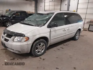 2002 Dodge Caravan Sport with VIN 2B4GP443X2R536935, listed as a IAAI auction lot 41433899 with 153,893 mi miles. Bid and sale history available at carsss.com. Image 2.