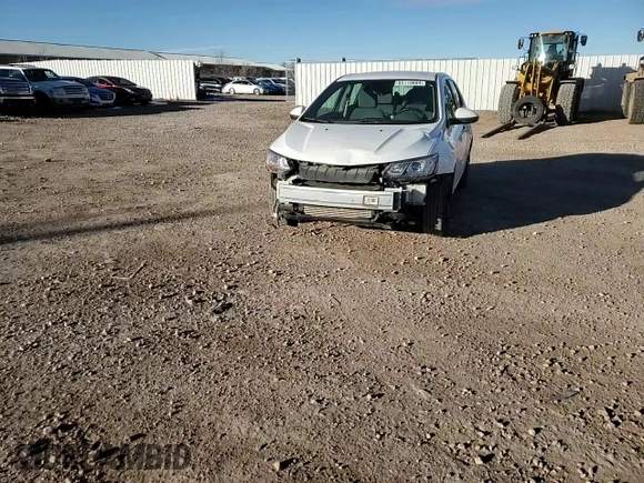 2020 Chevrolet Sonic LT z VIN 1G1JG6SB7L4130073, wystawiony jako Copart lot #85119684 z przebiegiem 55 738 mil mil oraz Szkoda całkowita • Salvage title. Historia ofert i sprzedaży dostępna na DreamBid. Obrazek 11.