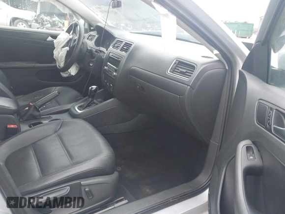 2014 Volkswagen Jetta SE with VIN 3VWD17AJXEM240334, listed as a IAAI auction lot 42116810 with 278,707 mi miles and . Bid and sale history available at DreamBid. Image 5.