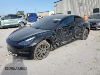 2022 Tesla Model 3 Long Range z VIN 5YJ3E1EBXNF229342, wystawiony jako Copart lot #50171085 z przebiegiem 66 009 mil mil oraz Szkoda całkowita • Salvage title. Historia ofert i sprzedaży dostępna na DreamBid. Obrazek 1.
