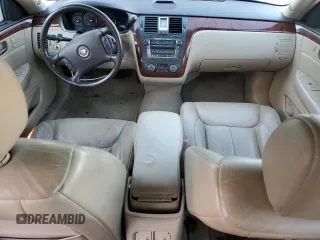 2007 Cadillac DTS V8 z VIN 1G6KD57Y77U125427, wystawiony jako Copart lot #82278094 z przebiegiem 117 812 mil mil oraz Czysty tytuł • Clean title. Historia ofert i sprzedaży dostępna na DreamBid. Obrazek 8.