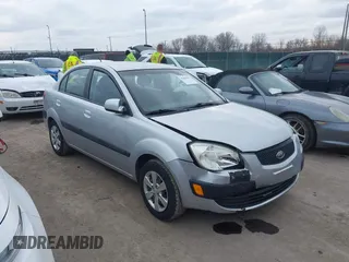2008 Kia Rio LX with VIN KNADE123086343137, listed as a IAAI auction lot 41468931 with 116,568 mi miles. Bid and sale history available at carsss.com. Image 1.